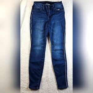 Rock & Republic  Mid Rise Skinny  Blue Jeans With Side Pipping Size 2